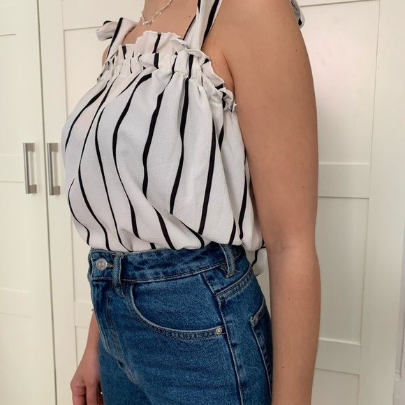 Cute summer stripped top - Picture 2 of 2